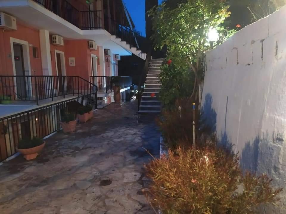 Aronis Apartments Benitses  Zewnętrze zdjęcie