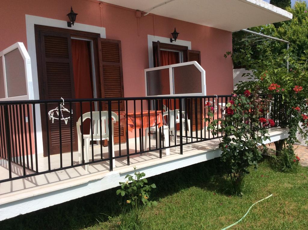 Aronis Apartments Benitses  Zewnętrze zdjęcie
