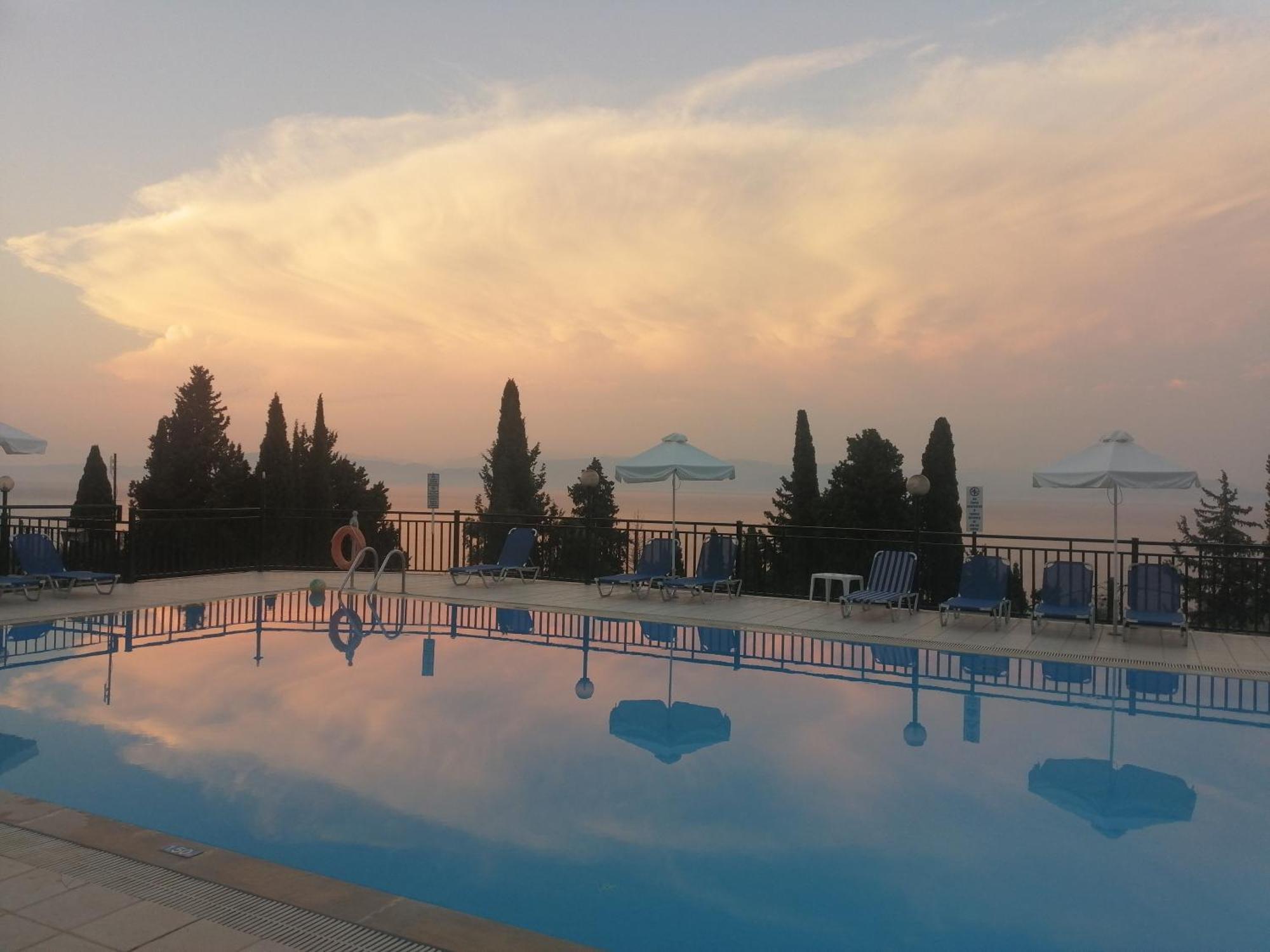 Aronis Apartments Benitses  Zewnętrze zdjęcie